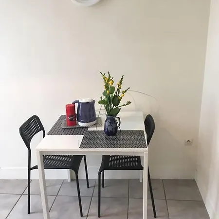 Centre A 150m Du Rer Antony, Des Commerces Et Du Marche. Apartment *